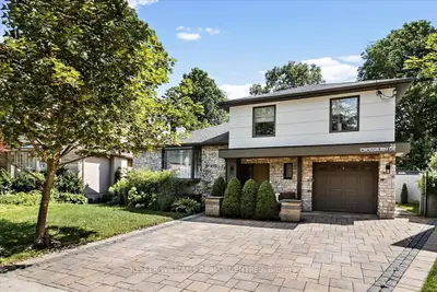 26 Crossburn Drive, Toronto, On M3b 2z2