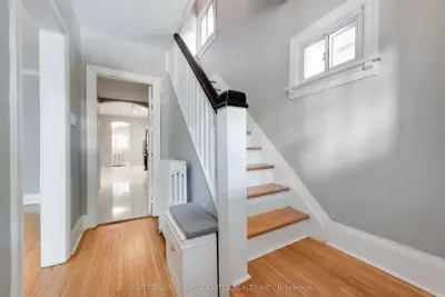 76 St Annes Road, Toronto, On M6j 3j9