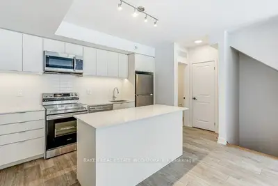 39 Farmstead Road 145, Toronto, On M2l 2x2