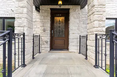 100 Ridelle Avenue, Toronto, On M6b 1j6
