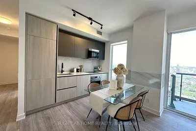 108 Peter Street 3302, Toronto, On M5v 0w2