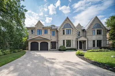 9 Saintfield Avenue, Toronto, On M3c 2m5