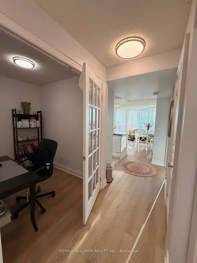 10 Northtown Way 2409, Toronto, On M2n 7l4