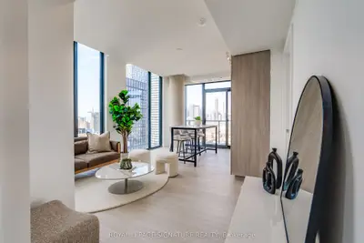 47 Mutual Street 3203, Toronto, On M5b 0c6