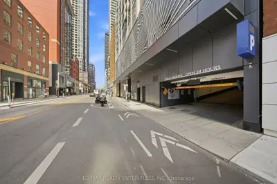 87 Peter Street 2510, Toronto, On M5v 2g4