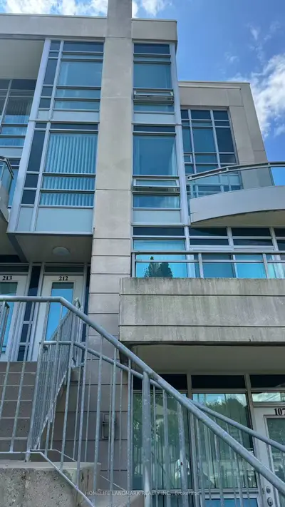 31 Olive Avenue 212, Toronto, On M2n 4n4
