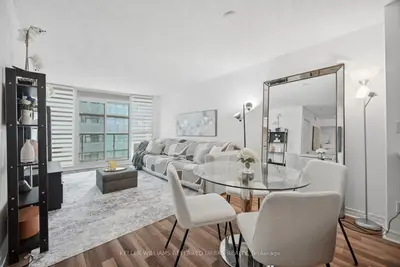 19 Grand Trunk Crescent 3708, Toronto, On M5j 3a3