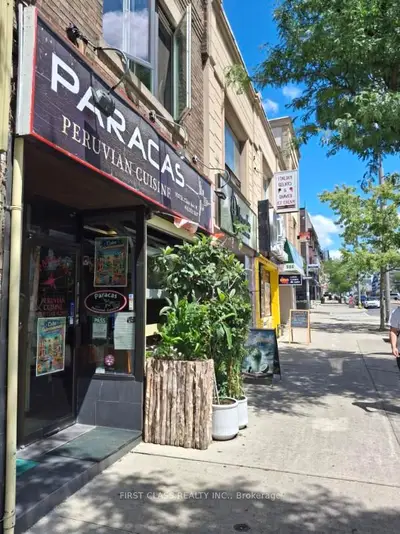 992 St Clair Avenue W, Toronto, On M6e 1a2