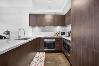 21 Widmer Street 1001, Toronto, On M5v 0b8