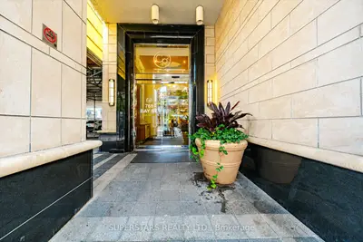 761 Bay Street 1813, Toronto, On M5g 2r2