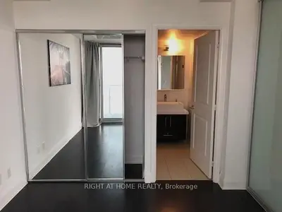 65 St Mary Street 3004, Toronto, On M5s 0a6