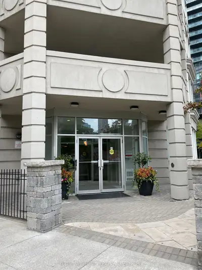 20 Collier Street 407, Toronto, On M4w 3y4