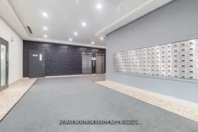 21 Vaughan Road 2303, Toronto, On M6g 2n2