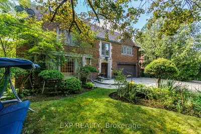 7 Ridgewood Road, Toronto, On M5p 1t4
