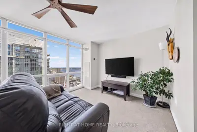 11 Brunel Court 5509, Toronto, On M5v 3y3