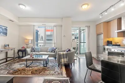 300 Front Street W 1705, Toronto, On M5v 0e9