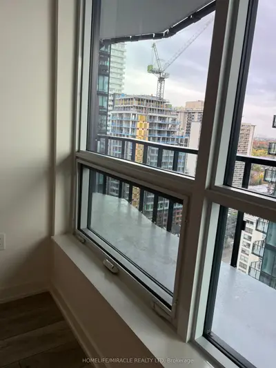 110 Broadway Avenue 1706, Toronto, On M4p 1v7