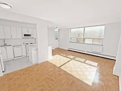490 Eglinton Avenue E 302, Toronto, On M4p 1m4