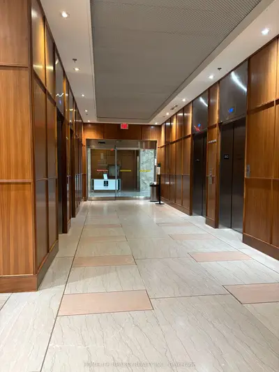 111 St Clair Avenue W 423, Toronto, On M4v 1n5