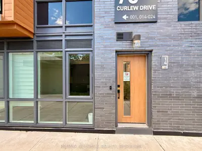 75 Curlew Drive 14, Toronto, On M3a 0a9