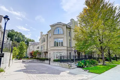 51 York Mills Road 309, Toronto, On M2p 1b6