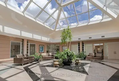 7 Concorde Place 1703, Toronto, On M3c 3n4