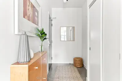 52 Sumach Street 207, Toronto, On M5a 3j7