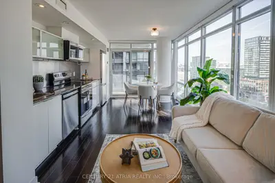 4k Spadina Avenue 1802, Toronto, On M5v 3y9