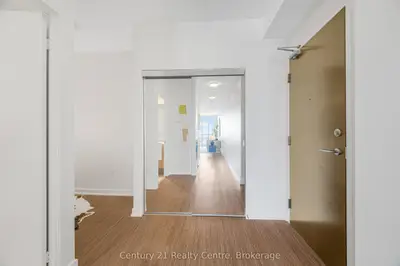 21 Iceboat Terrace 3307, Toronto, On M5v 4a9