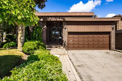 30 Coreydale Court, Toronto, On M3h 4t2