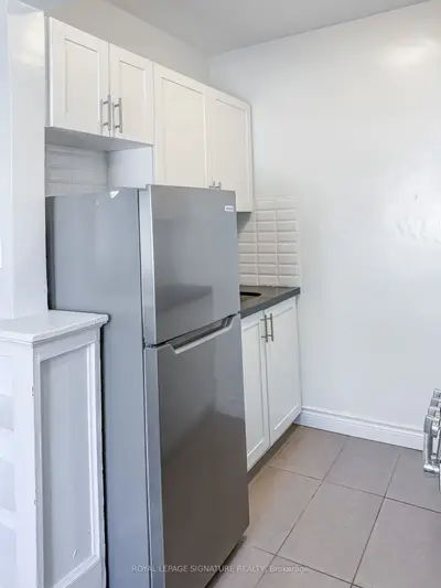 382 Dovercourt Road 18, Toronto, On M6j 3e6
