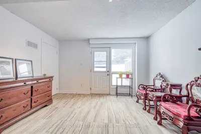26 Nebula Star Way 44, Toronto, On M2j 1m8