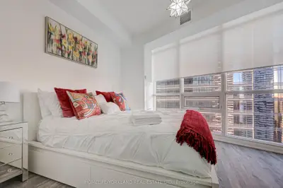 65 Bremner Boulevard 3008, Toronto, On M5j 0a7