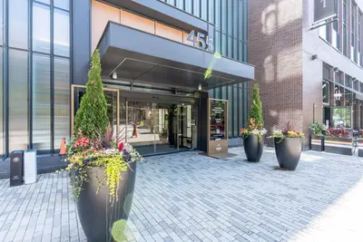 455 Wellington Street W 402, Toronto, On M5j 2r2