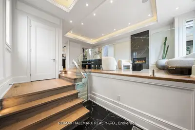 210 Horsham Avenue, Toronto, On M2n 2a5