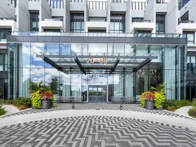 30 Inn On The Park Drive 2207, Toronto, On M3c 0p7