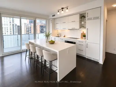 65 St Mary Street W 1707, Toronto, On M5s 0a6