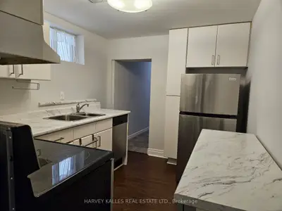 85 Lanark Avenue Lower, Toronto, On M6e 2g3