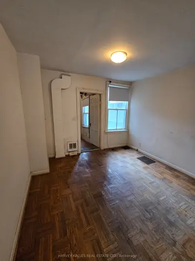 12 Whitaker Avenue, Toronto, On M6j 1a1