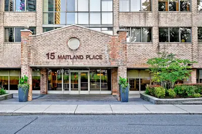 15 Maitland Place 2112, Toronto, On M4y 2x3