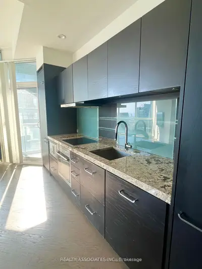 45 Charles Street E 5202, Toronto, On M4y 0b8