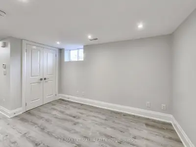 614 Northcliffe Boulevard Lower, Toronto, On M6e 3l9