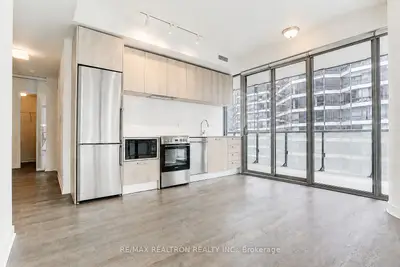 57 St Joseph Street 1008, Toronto, On M5c 0c5