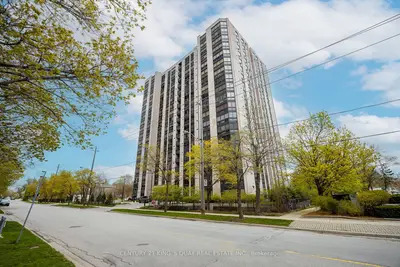 5 Kenneth Avenue 1702, Toronto, On M2n 6m7