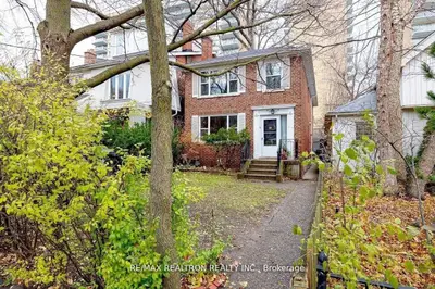22 Gormley Avenue Ll, Toronto, On M4v 1y8