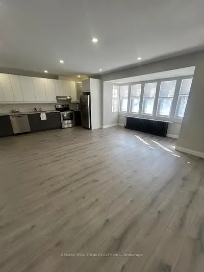 485 Oriole Parkway Main, Toronto, On M5p 2h9