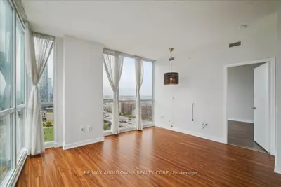 75 Queens Wharf Road 1901, Toronto, On M5v 0j8