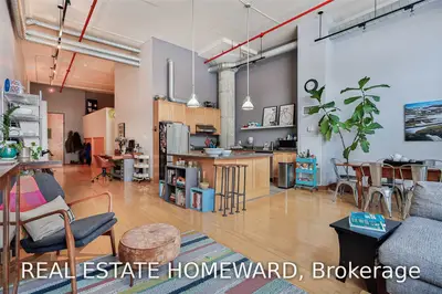 90 Sumach Street 317, Toronto, On M5a 4r4