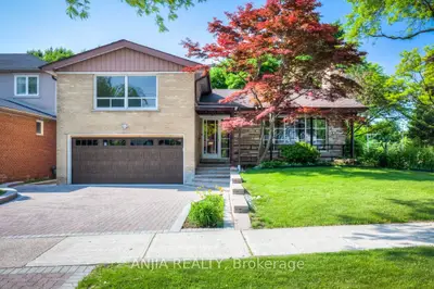 17 Ealing Drive, Toronto, On M2l 2r4