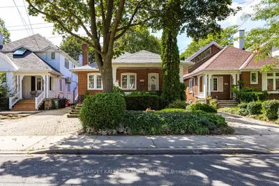 109 Old Orchard Grove, Toronto, On M5m 2e1